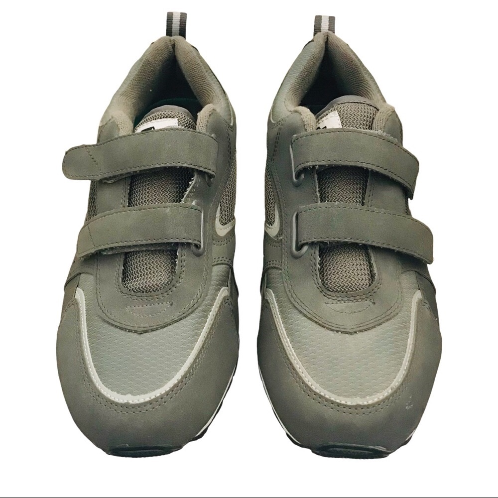 Men’s STARTER Silver Series Velcro Shoe Size 9.5W